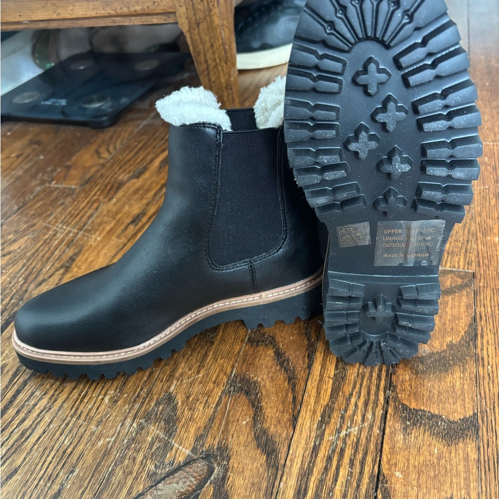 Black Ankle Boots with Fur Lining